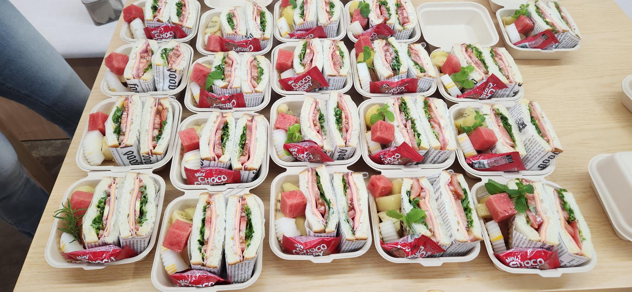 라레브샌드위치후원.jpg
